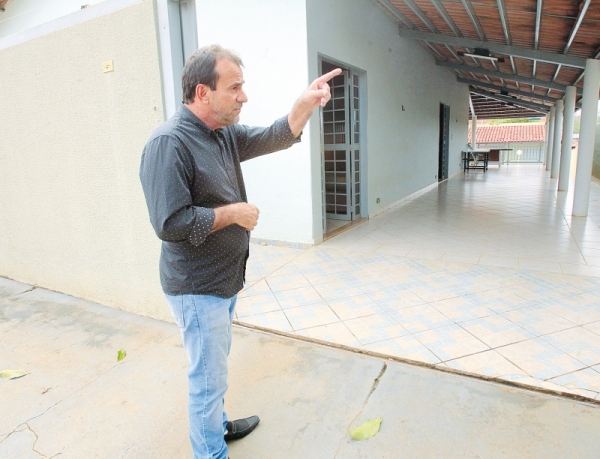 Prefeito espancado por ladrões