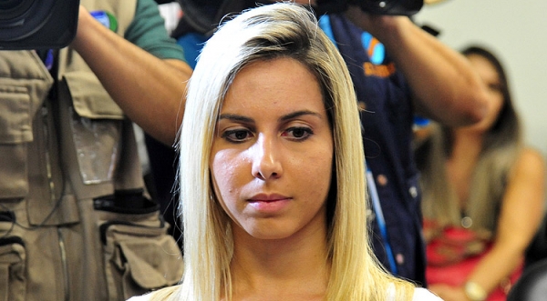 \\\"Barbie\\\" é condenada por estelionato e terá de pagar multa de 10 salários mínimos