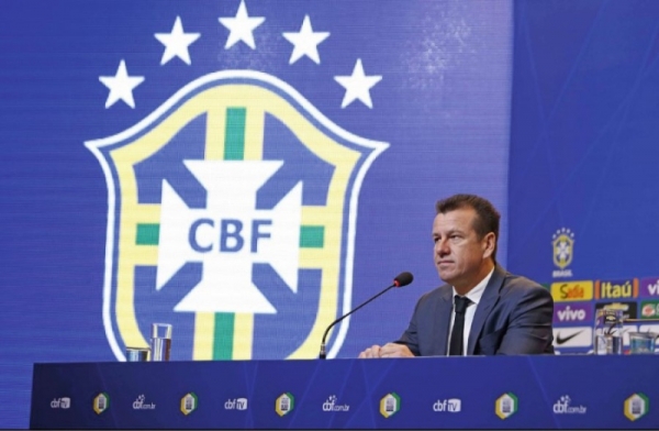 Dunga convoca seleção para dois primeiros jogos pelas Eliminatórias