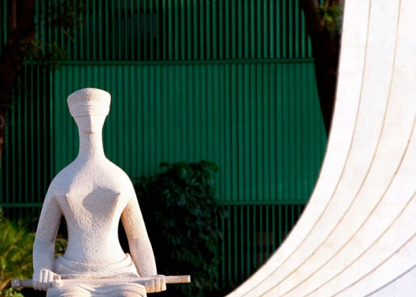 STF proíbe doações de empresas para campanhas políticas