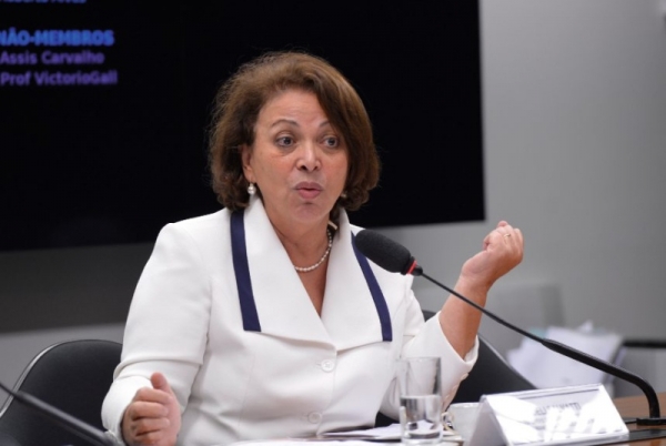 Marido de ex-ministra petista ganha cargo nos EUA