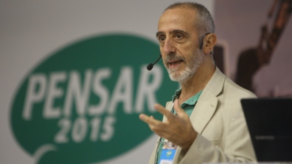 Reflexão sobre o saber e a prática  Aberto ontem no Centro de Convenções, 16º Pensar segue até sábado com extensa progra