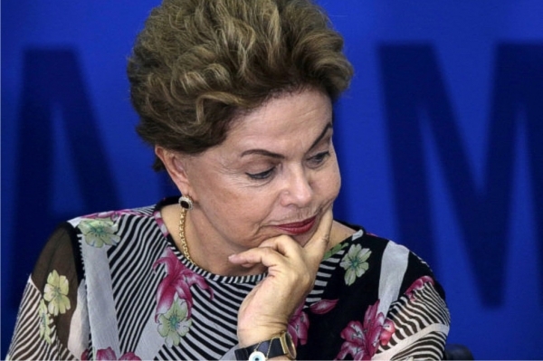 TSE decide abrir processo que pode levar à cassação de Dilma