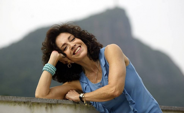 Morre, aos 80 anos, a atriz Yoná Magalhães A artista estava internada na Casa de Saúde São José, no Rio de Janeiro