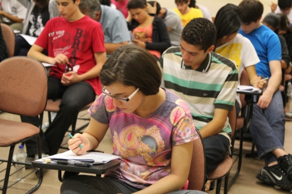 Acabaram as provas do Enem, mas estudos não devem parar