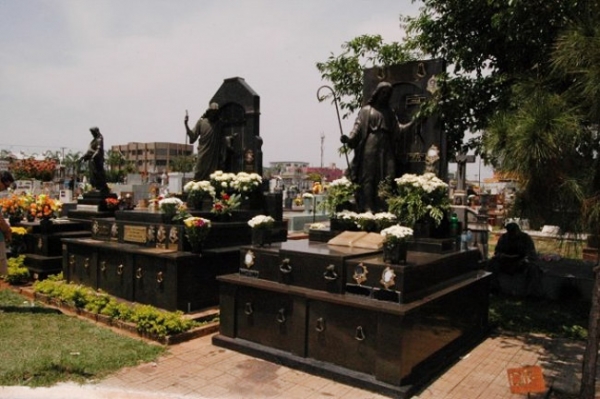 Mais de 400 mil visitantes são esperados nos cemitérios de Goiânia