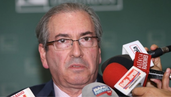 Cunha se irrita com rompimento do PSDB e chama partido de \\\"desleal\\\"