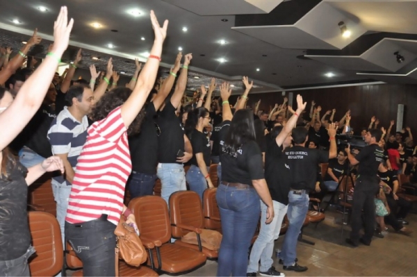 Servidores do Judiciário rejeitam proposta do governo e mantêm greve