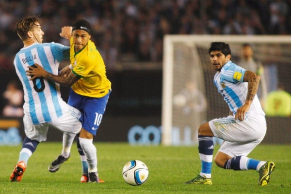 Brasil busca empate com Argentina