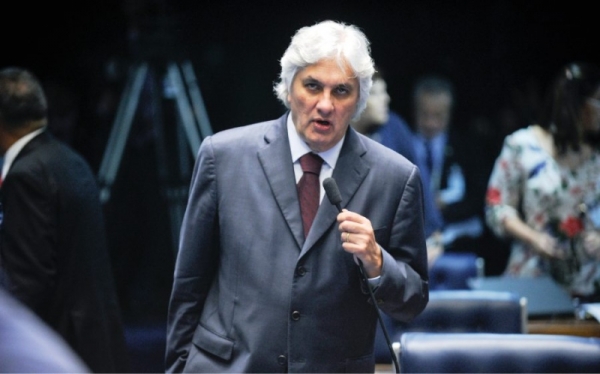 URGENTE: Senado decide por manter prisão de Delcídio
