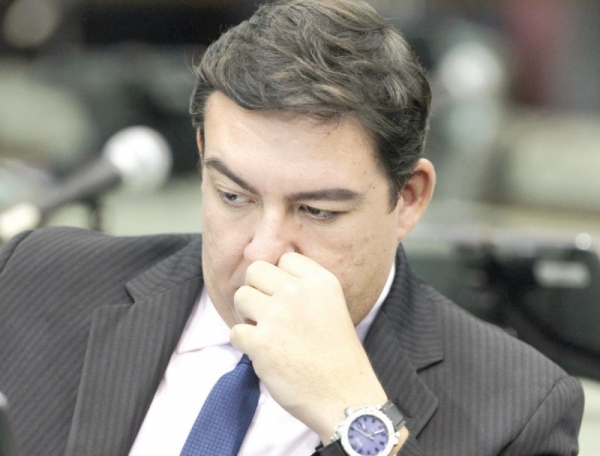 Reajuste salarial e data-base devem ser adiados para 2016