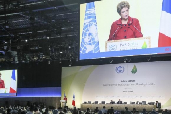 Dilma diz que Brasil está punindo severamente culpados por tragédia em Mariana