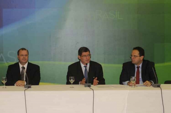 Crise econômica: governo falhou em todas as metas planejadas para 2015