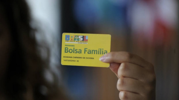 Relator confirma corte de R$ 10 bi no Bolsa-Família em 2016