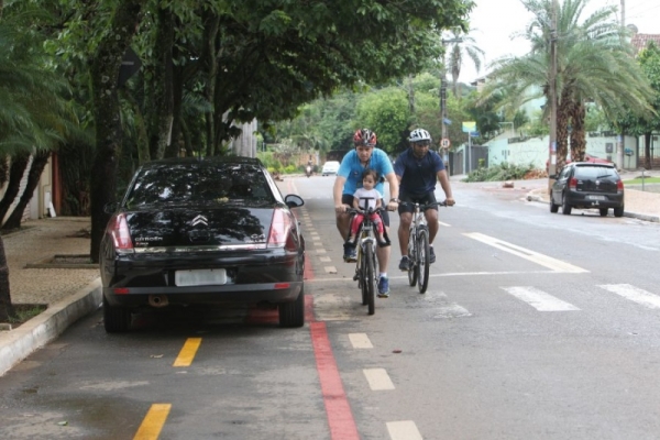 SMT já registra 120 multas por estacionamento na ciclofaixa