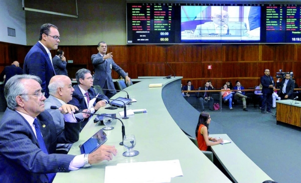 Projeto eleva taxas do Detran em 23%