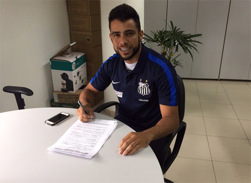 Garoto iporaense assina contrato com o Santos