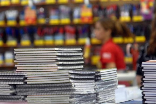 Preços de materiais escolares têm variação de até de 406,64%, diz Procon