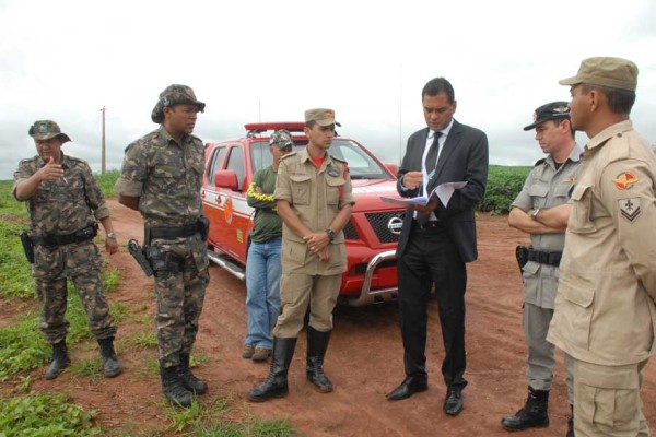 Ministério Público, Corpo de Bombeiros, Polícia Ambiental, Polícia Rodoviária, inspecionam barragem de represa