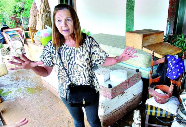 Centro histórico sob água e lama