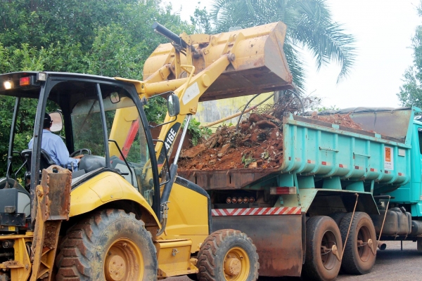 Operação de limpeza e combate ao Aedes