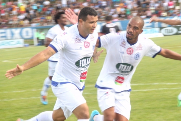 Nonato leva Goianésia à vitória sobre o Anápolis