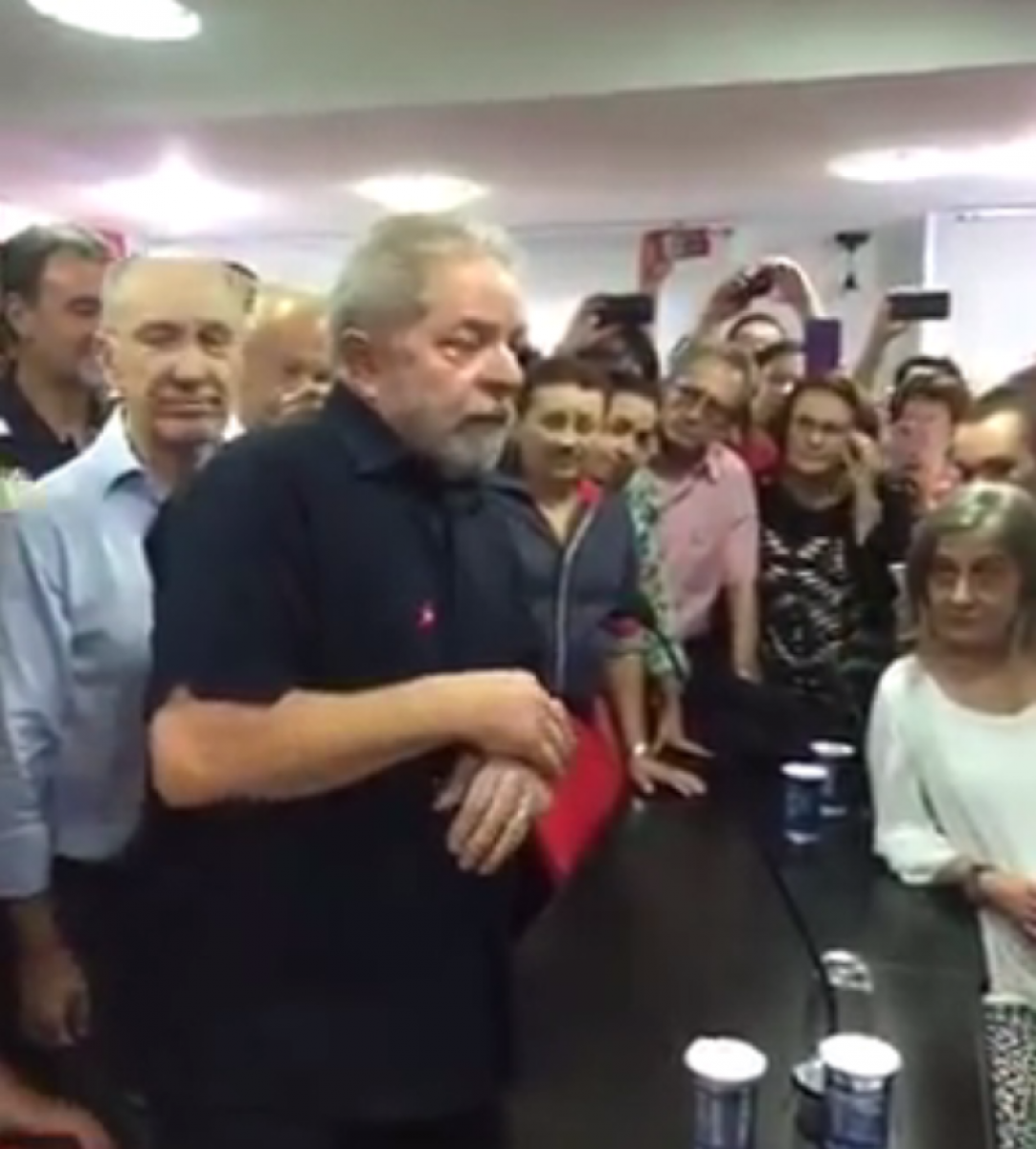 Não devo e não temo, diz Lula em coletiva após depoimento