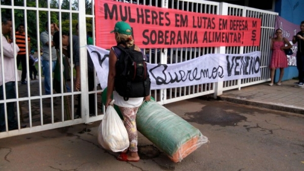 Manifestantes ocupam a Sefaz