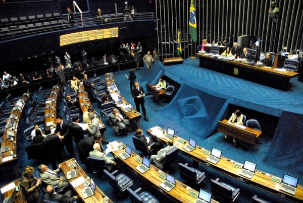 Senado elege comissão especial que vai analisar o pedido de impeachment