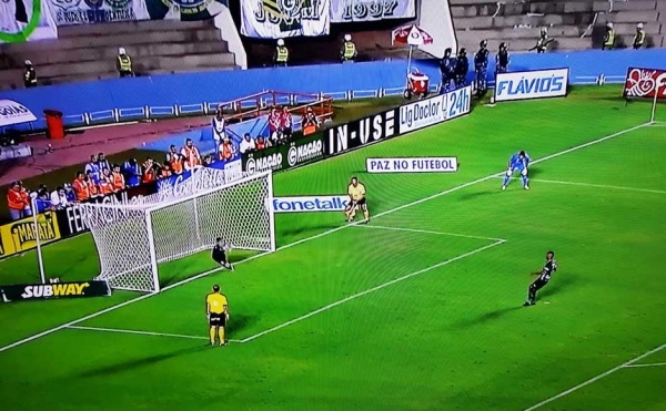 Nos pênaltis, Goiás bate Anápolis e é campeão estadual pela 26ª vez