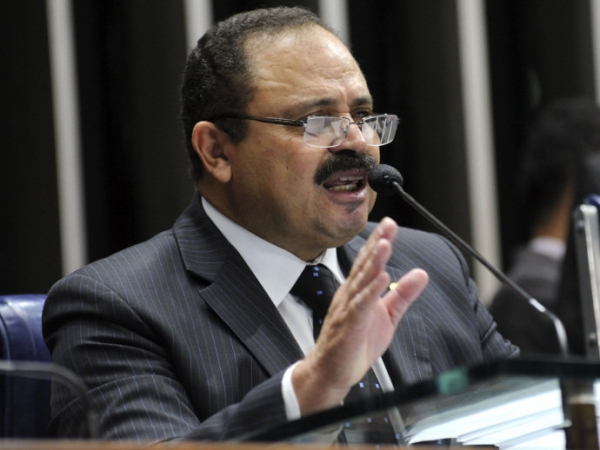 Presidente interino da Câmara anula sessão que aceitou impeachment