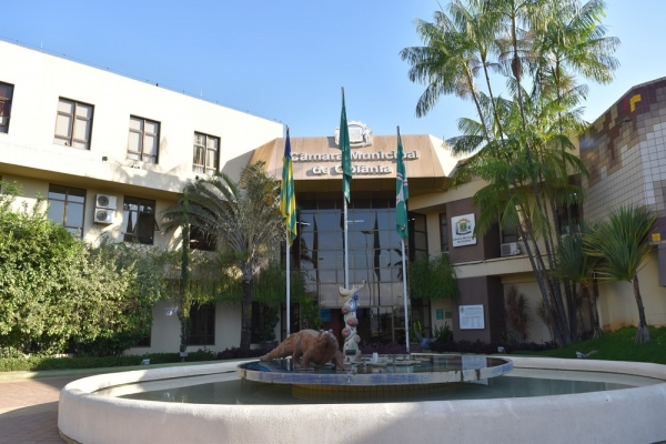 Câmara derruba veto da Prefeitura e proíbe fogos de artifício com barulho em Goiânia.